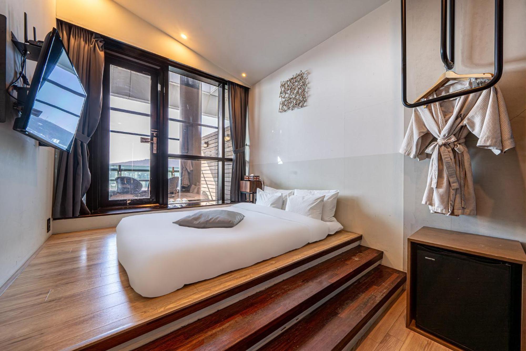 H Avenue Gwangalli Branch 釜山